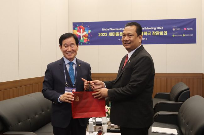 मन्त्री मोदीसँग सेमाउलका अध्यक्ष डे हुनको शिष्टाचार भेटवार्ता