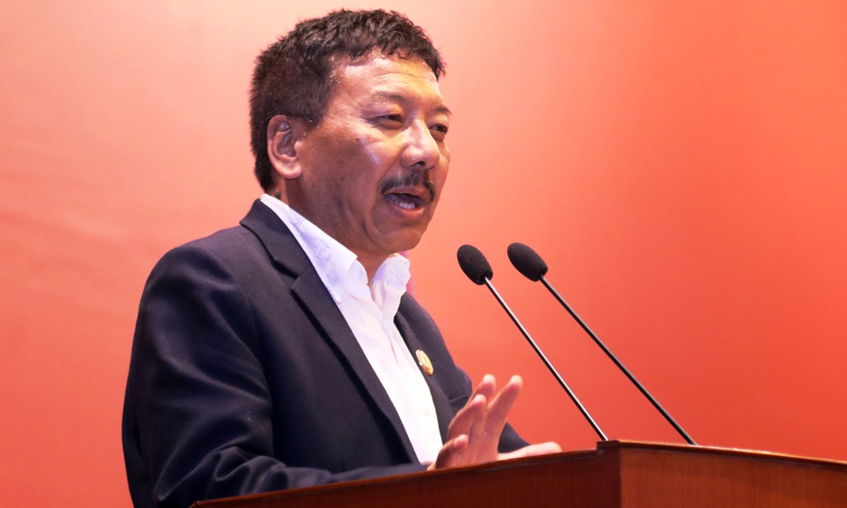 सगरमाथा आरोहण गर्ने मापदण्ड कानुनमै व्यवस्था गर्न सांसद शेर्पाको माग