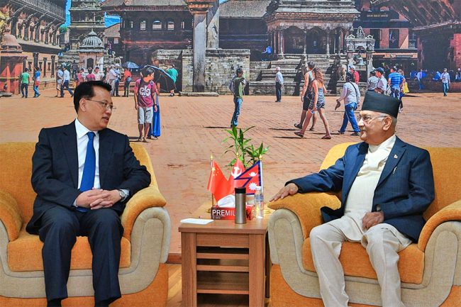 एमाले अध्यक्ष ओली र चिनियाँ नेताबीच भेटवार्ता