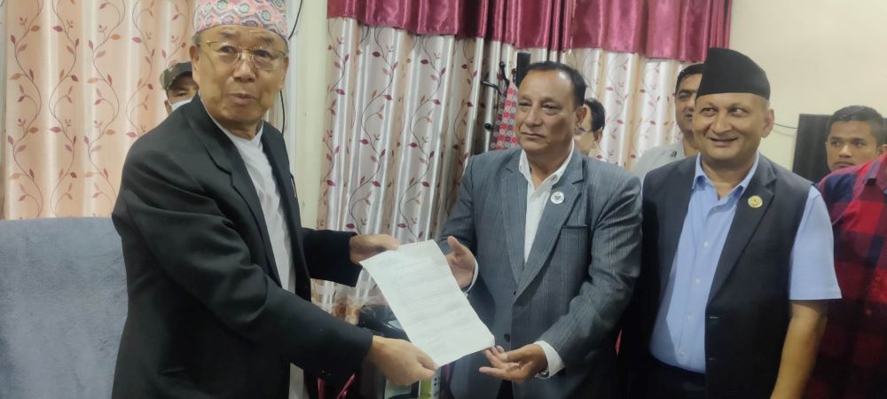 सभामुखसमेत जोडेर कांग्रेस नेता थापाको कोशी सरकारमा दाबी पेस