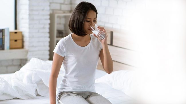 बासी मुखमा पिउनुहोस् पानी, यस्ता छन् फाइदाहरु