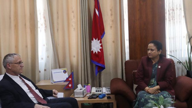 सञ्चारमन्त्री शर्मासँग इजरायली राजदूतको भेट