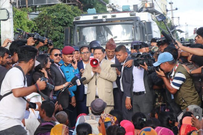 मिटरब्याज पीडितलाई न्याय दिलाइ छाड्छौँ : उपप्रधानमन्त्री श्रेष्ठ