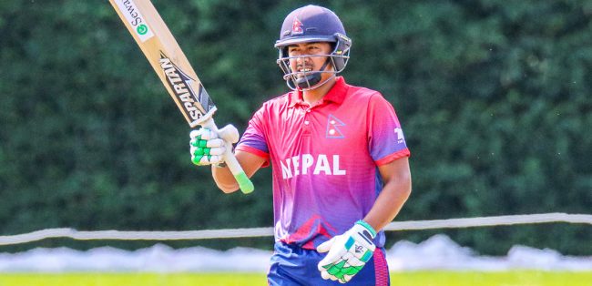 ज्ञानेन्द्र मल्लले लिए सन्यास