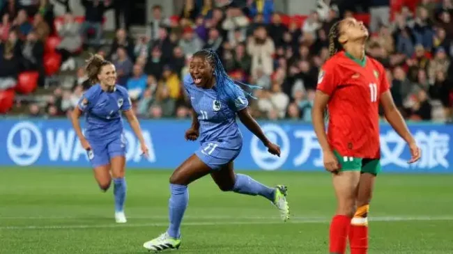 एकपक्षीय खेलमा फ्रान्स क्वार्टरफाइनलमा