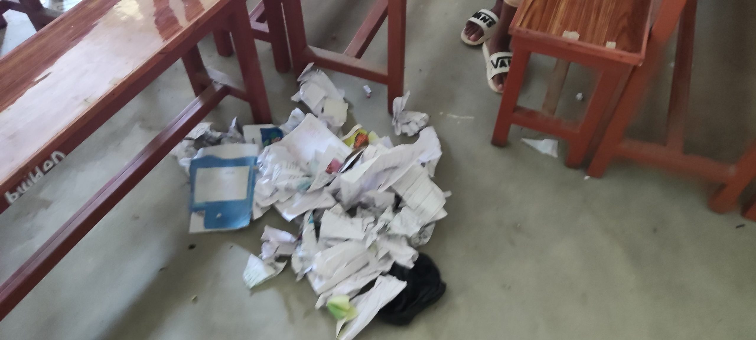 टीकापुरको केदारेश्वर आधारभूत विद्यालयमा तोडफोड, करिब ३० हजारको क्षति