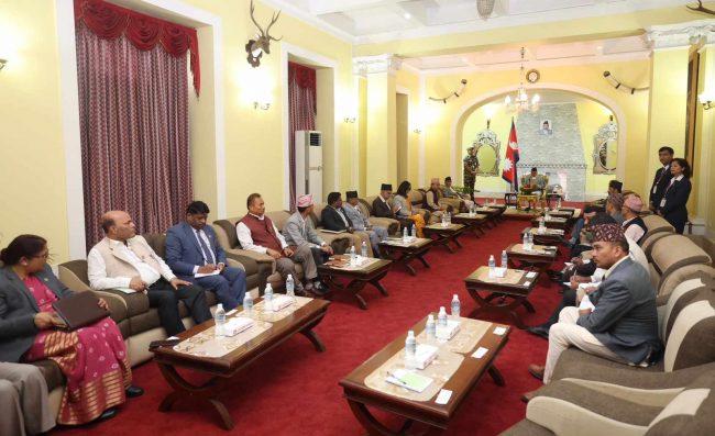 राष्ट्रपतिले बाेलाएकाे सर्बदलीय बैठक काे-काे गए? (फाेटाेफिचर)