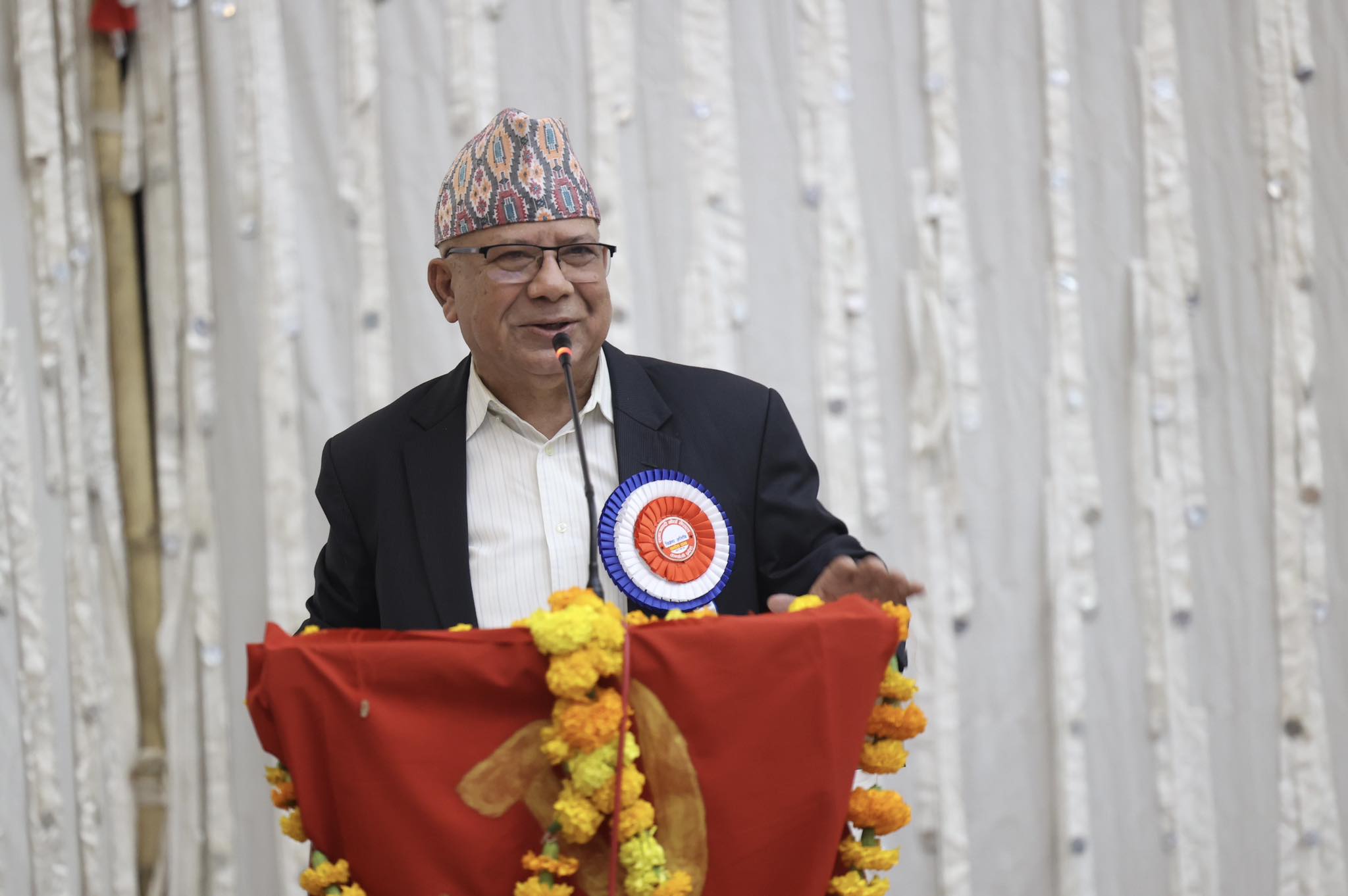 एमसीसी सैनिक सुरक्षासँग जोडिन सक्दैन : माधव नेपाल