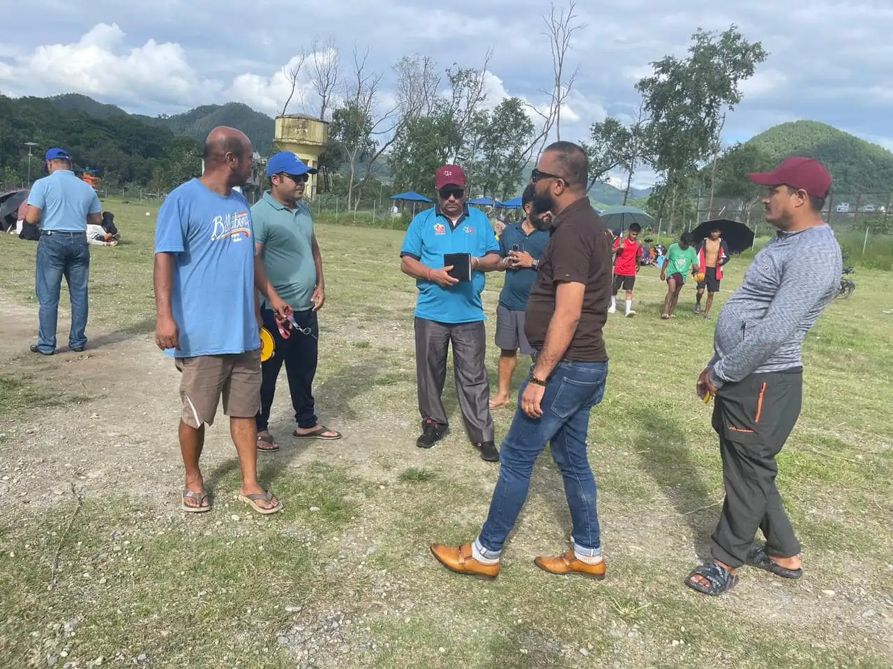 क्रिकेट खेल्न मैदानको खोजी