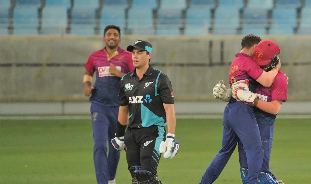 युएईले न्युजिल्याण्डलाई ७ विकेटले हरायो