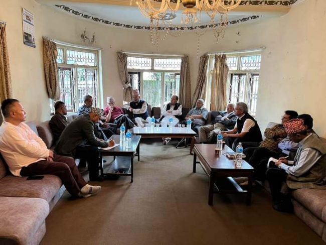 राप्रपा भित्र असन्तुष्टि बढ्दै, लोकन्थलीमा अलग्गै बैठक