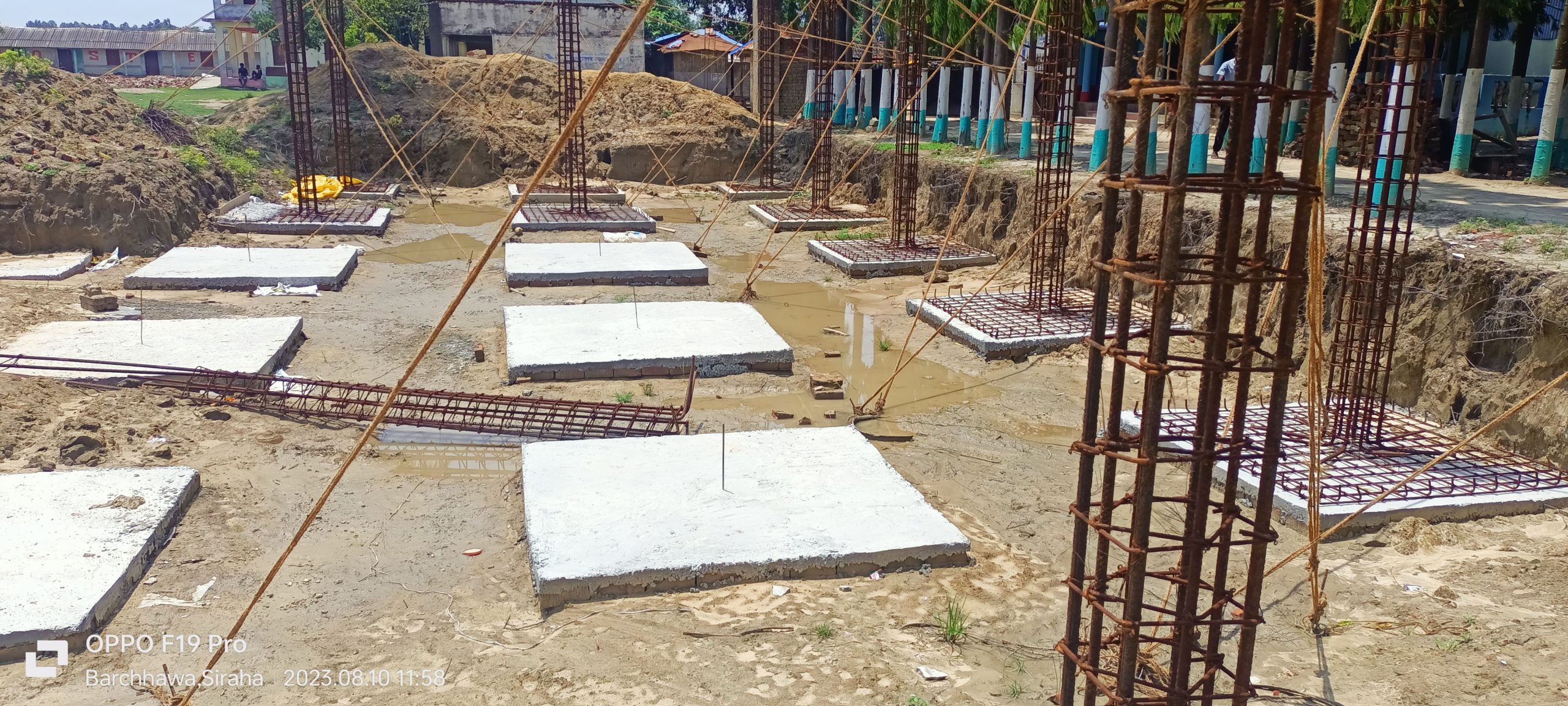 नरहा गाउँपालिका अध्यक्ष यादवको निर्देशनमा विद्यालय भवन निर्माण कार्य अवरुद्ध