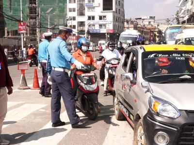 ट्राफिक कारबाही: २४ घण्टामा चार लाख ७९ हजार राजस्व सङ्कलन