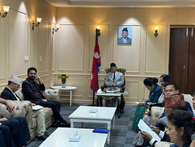 सार्वजनिक महत्त्वको विषयमा केन्द्रित हुन प्रधानमन्त्रीको निर्देशन