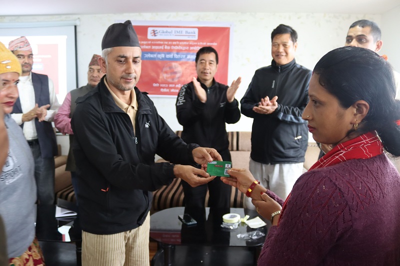 दिक्तेल रुपाकोट मझुवागढीका किसानलाई ‘किसान क्रेडिट कार्ड’