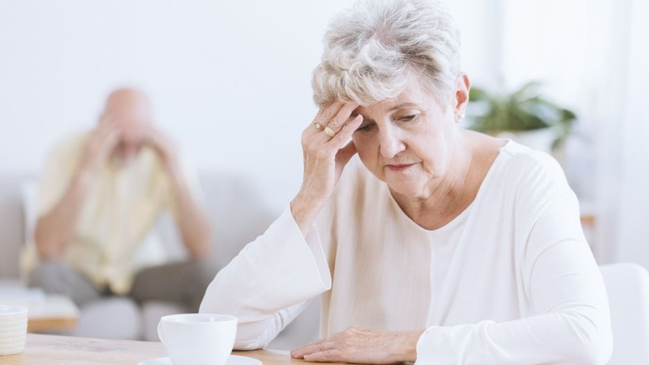 आँखाका यी समस्याहरूबाट जान्नुहोस् तपाईलाई डिमेन्सिया छ कि छैन?