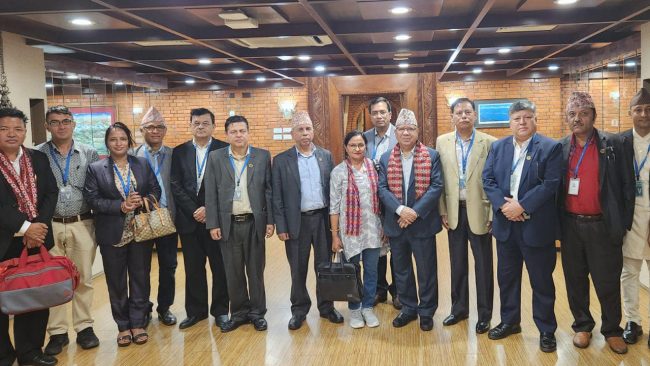 माधव नेपाल स्विटजरल्याण्ड प्रस्थान, जाँदा जाँदै भने, ‘सर्बोच्चको आदेशको जानकार छु’