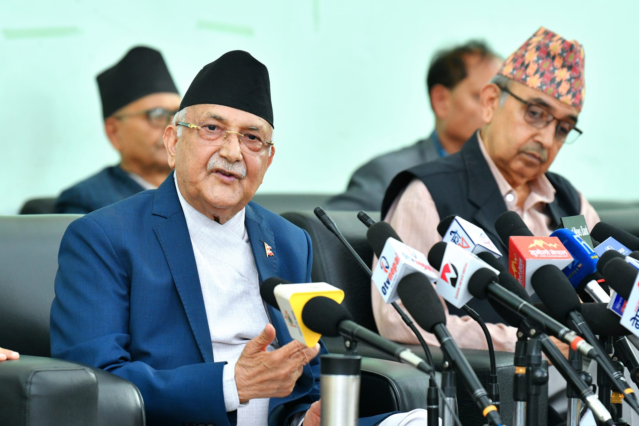 क्विन्टलका क्विन्टल सुन तस्करी हुँदा पनि कांग्रेसले केही नबोल्नु अचम्म छ : ओली