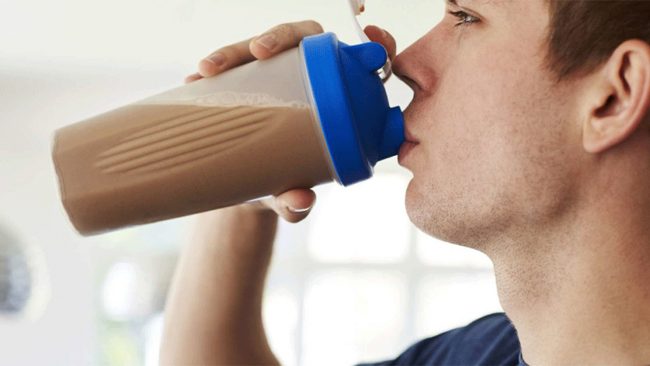 तौल घटाउन पिउनुहोस् यो प्रोटिन शेक, यसरी बनाउनुहोस्