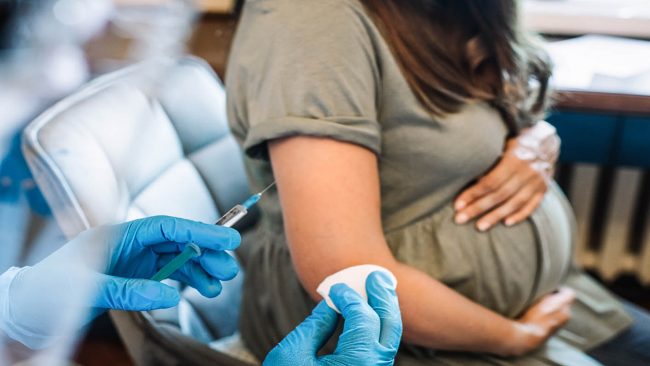 अमेरिकामा लगाईयो गर्भवती महिलालाई पहिलो पटक आरसिबी खोप