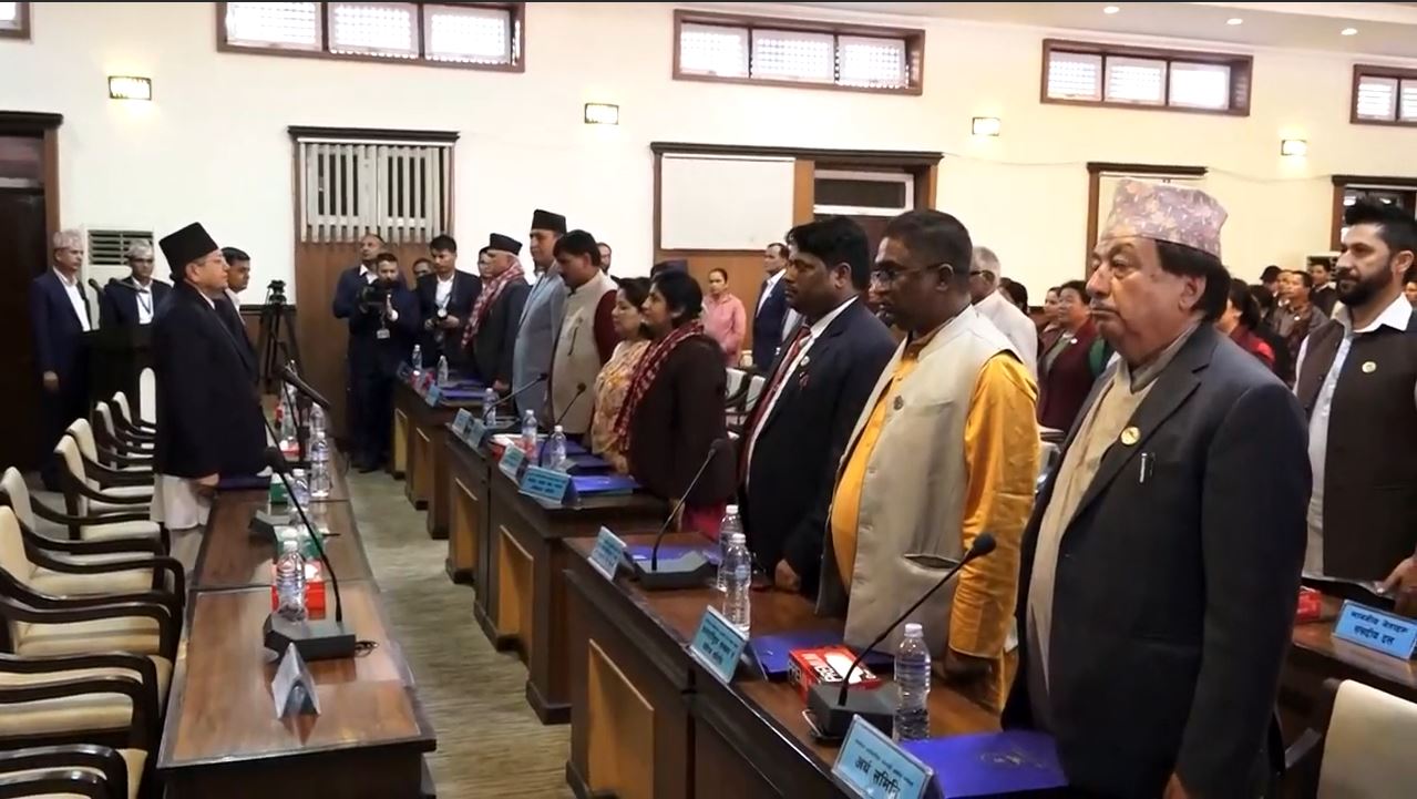 प्रतिनिधिसभाअन्तर्गतका १० वटै समितिका सभापतिले लिए सपथ