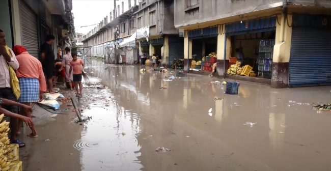 बल्खु तरकारी बजारमा बाढी पस्दा करौडौंको क्षति