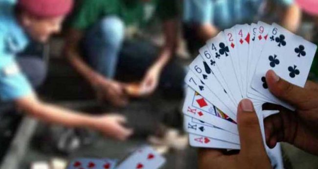 लमजुङमा जुवा खालमा प्रहरी अप्रेसन : साँढे चारलाख सहित २२ जुवाडे पक्राउ