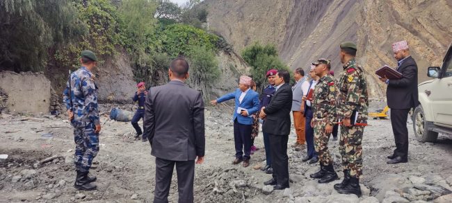 गृहमन्त्री श्रेष्ठले बाढी प्रभावित कागबेनीको अवलोकन गरे