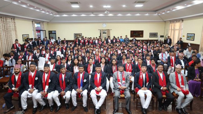 प्रधानमन्त्रीद्वारा १९औँ एसियाली खेलकुदमा भाग लिन जाने खेलाडीको बिदाइ