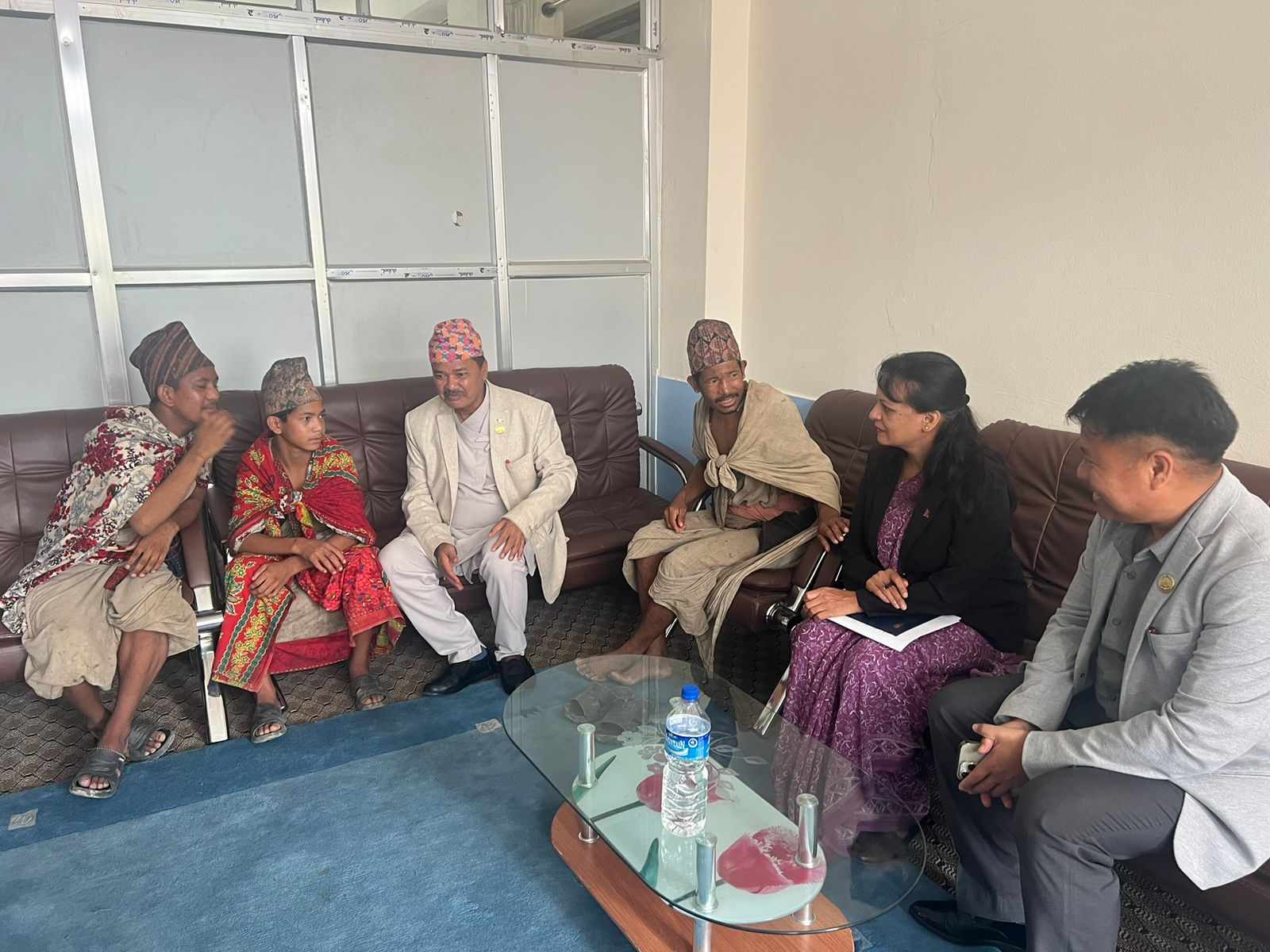 मुख्यमन्त्रीलाई राउटेले भने- सरकारले हाम्रो जनतालाई दशैँ खर्च दिनु पर्‍यो