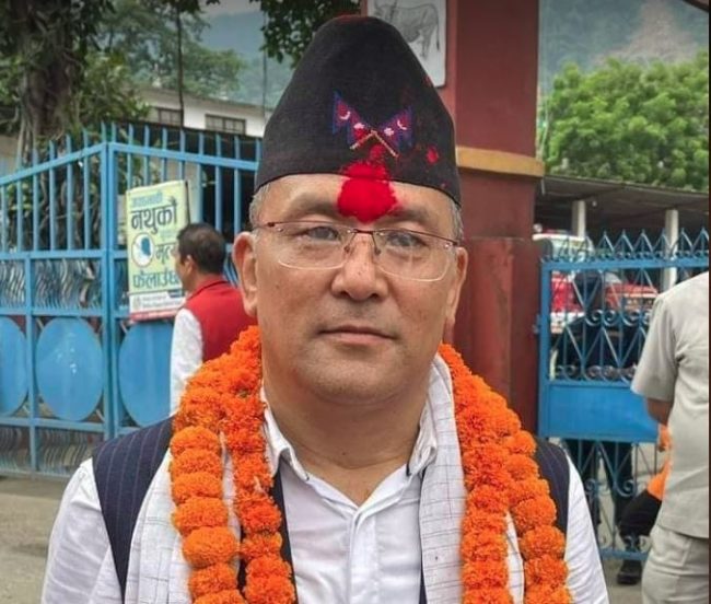 नेकपा एसका केन्द्रीय सदस्य गुरुङले त्यागे पार्टी