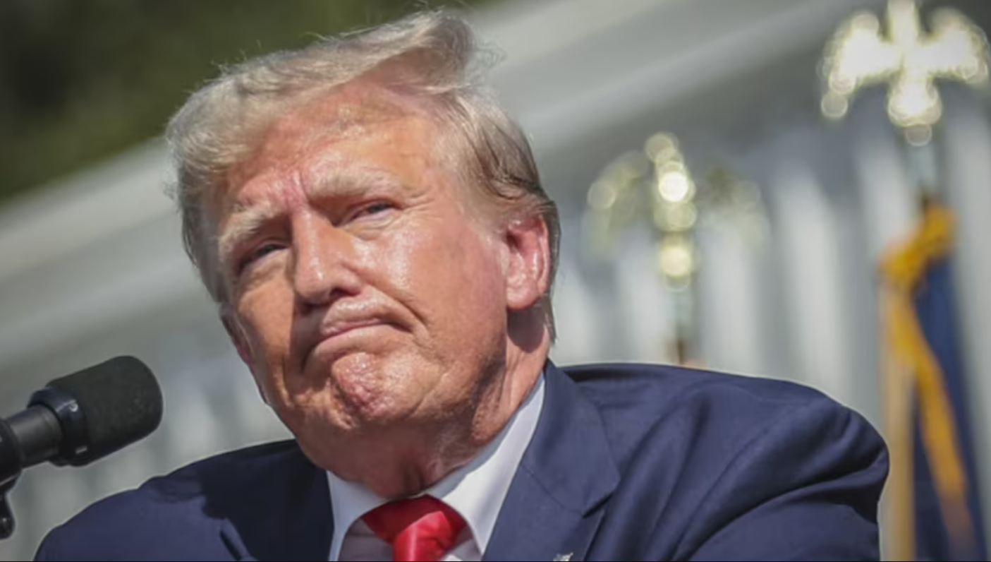 ट्रम्प अदालतमा पुनः हाजिर, भन्छन्, ‘मुद्धामा अल्झाएर चुनावी अभियानमा राेक्न खाेजियाे’