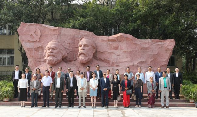 एमाले महासचिवको टोली चीनमा