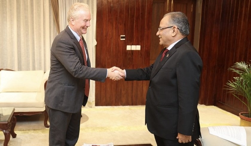 प्रधानमन्त्री दाहाल र अमेरिकी सिनेटरबीच भेटवार्ता