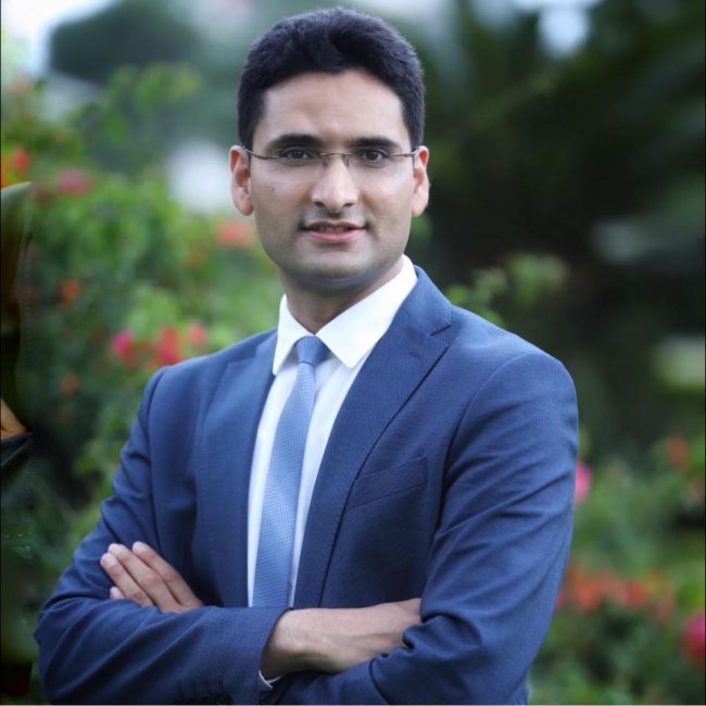 प्रधानमन्त्रीको परराष्ट्र सल्लाहकारमा डा. रुपक सापकोटा नियुक्त