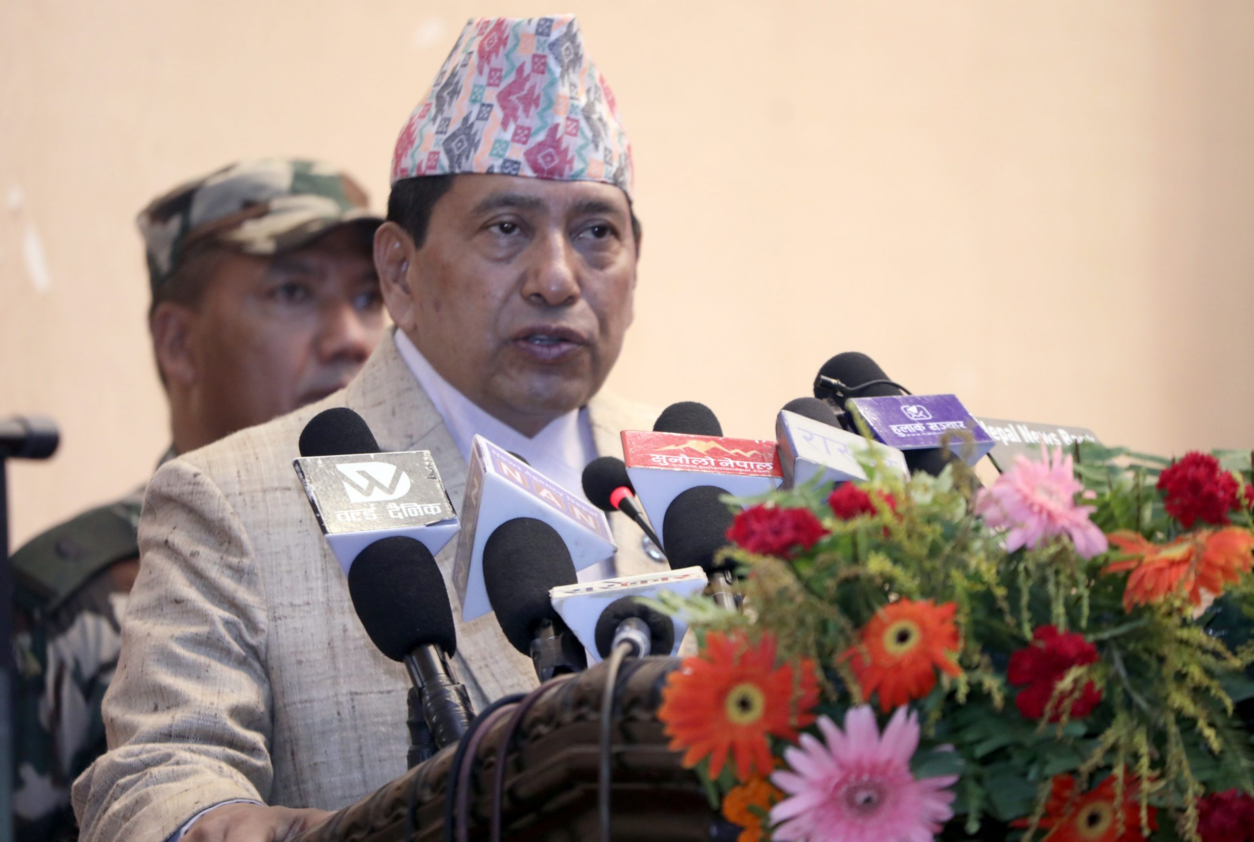 ट्राफिक व्यवस्थापनको समस्या समाधान गर्न  सवै पक्ष गम्भीर हुनुपर्छ : गृहमन्त्री श्रेष्ठ