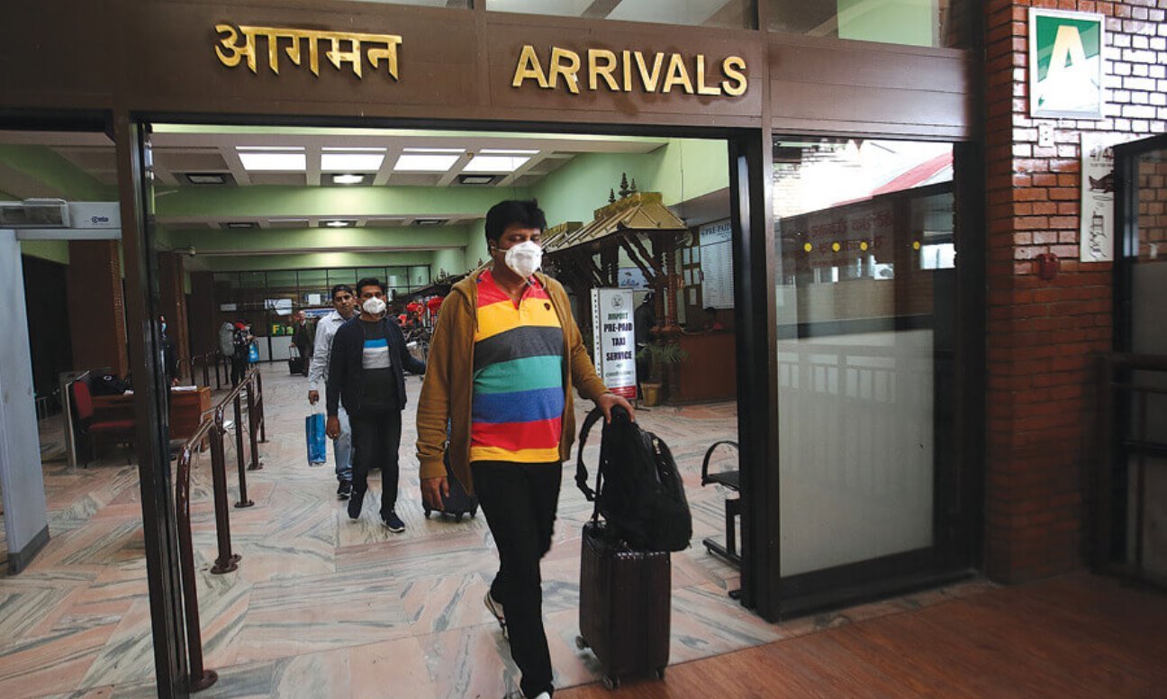 अब नेपाल फर्किंदा अरूको सामान लिएर आए कारबाही