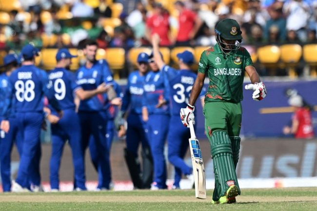 विश्वकप क्रिकेट : इङ्ल्यान्डद्वारा बङ्गलादेश १३७ रनले पराजित