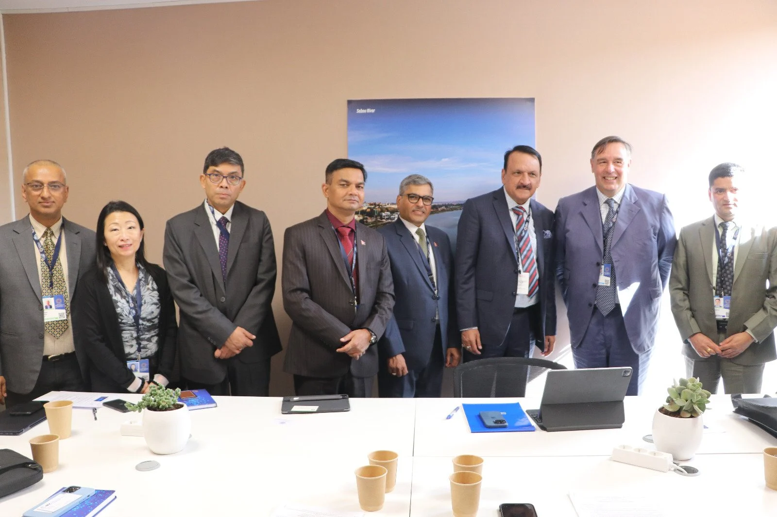 अर्थमन्त्री डा महत र आएएफसी उपाध्यक्षबीच भेटवार्ता