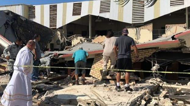 मेक्सिकोमा चर्चको छत खस्दा सात जनाको मृत्यु, ३० जना भग्नावशेषमुनि दबिएको आशंका