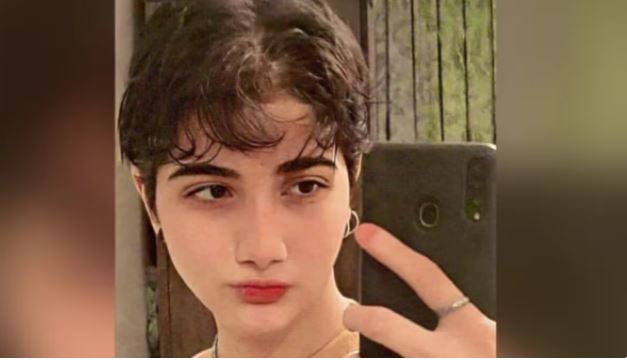 हिजाब नलगाएको भन्दै कुटपिटमा परेकी किशोरी कोमामा, इरान सरकार त्रसित