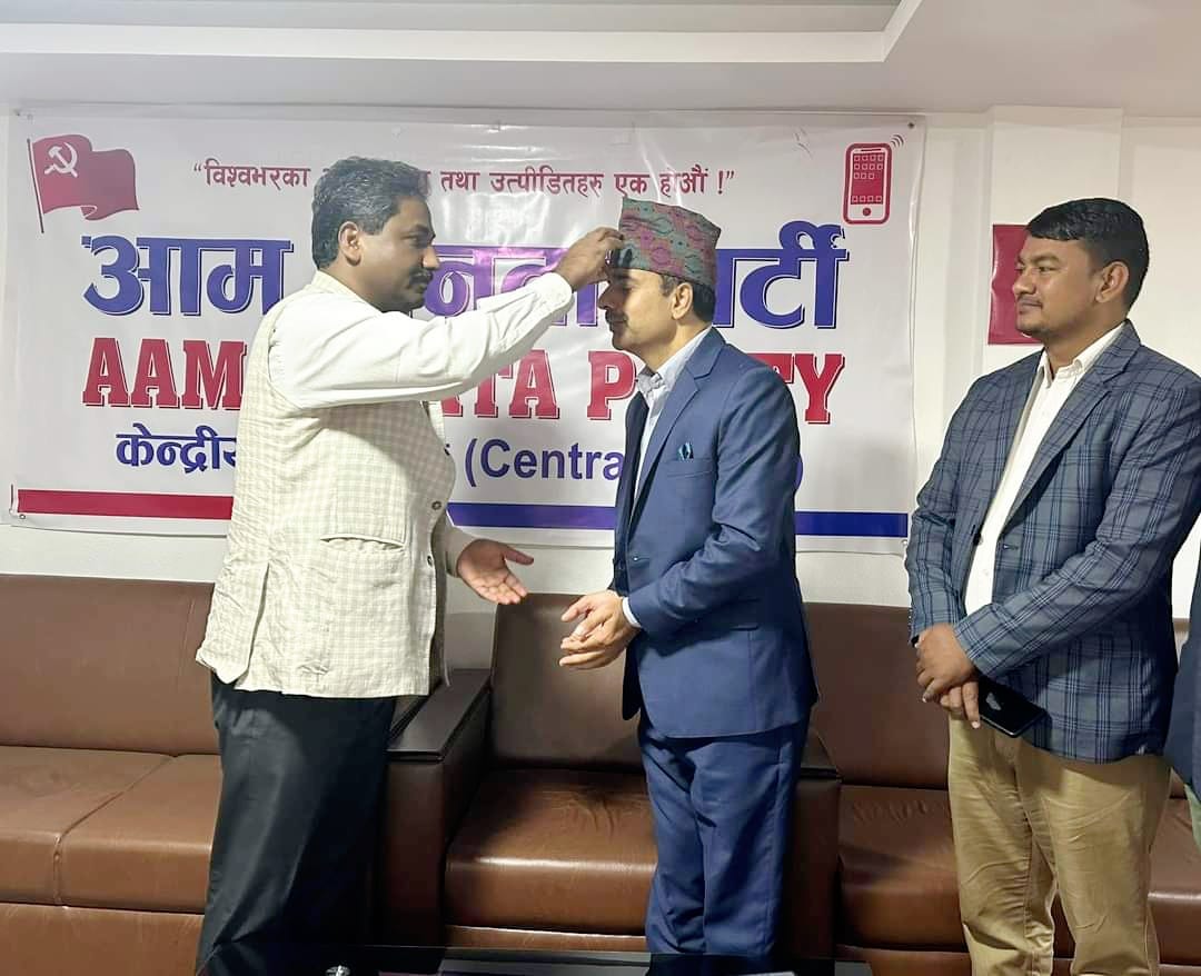 रास्वपाका पूर्व जिल्ला सभापति प्रभु साहको पार्टीमा प्रवेश