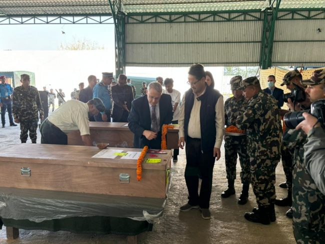 मन्त्री साउद र राजदूत गोदरद्वारा श्रद्धाञ्जली अर्पण