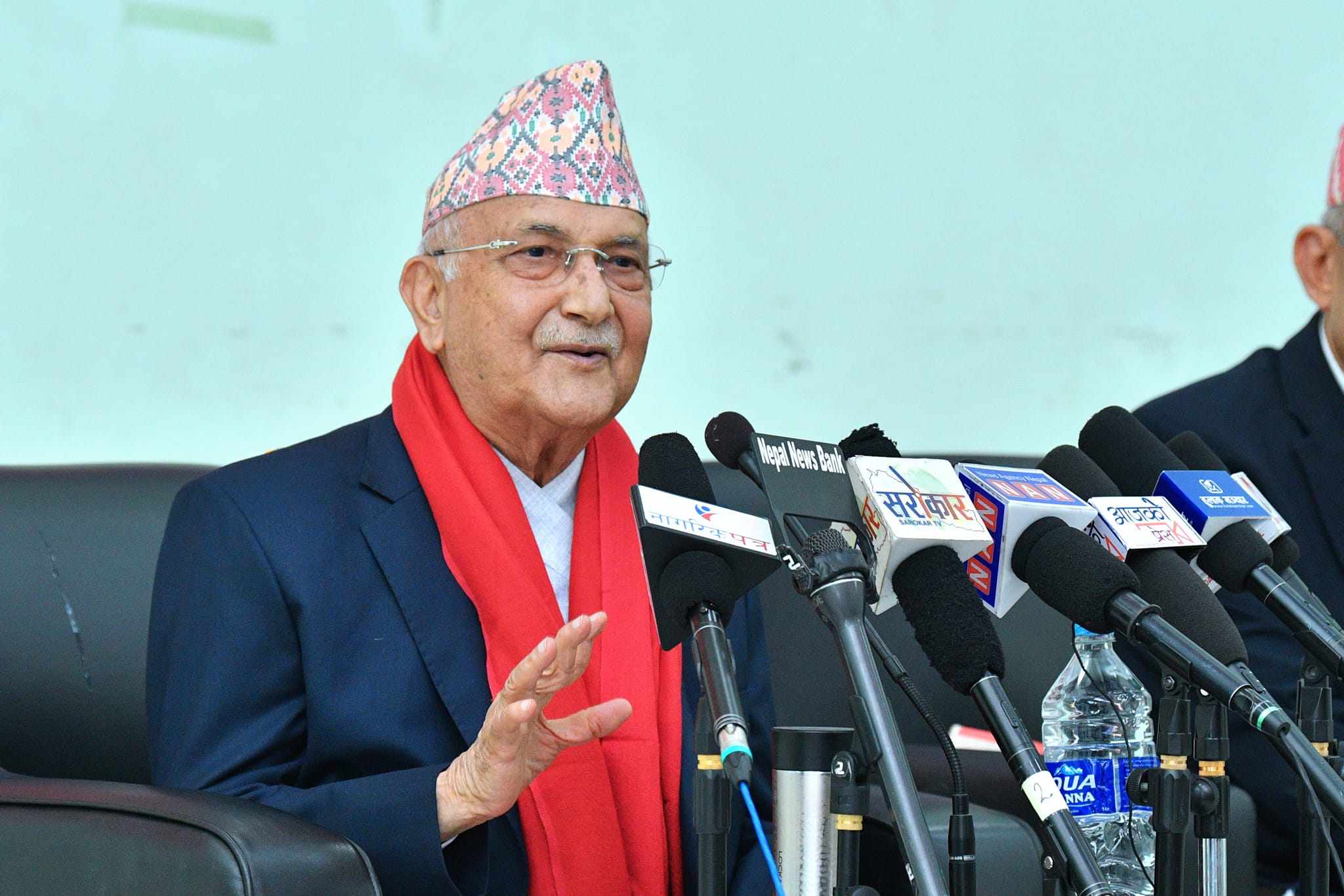 पार्टीमा बसेर संगठनलाई मान्दिन भन्न पाइँदैन : ओली