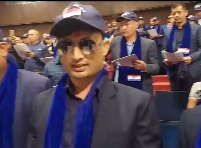 तरुण दलका मनोनीत केन्द्रीय सदस्यहरूले लिए शपथ