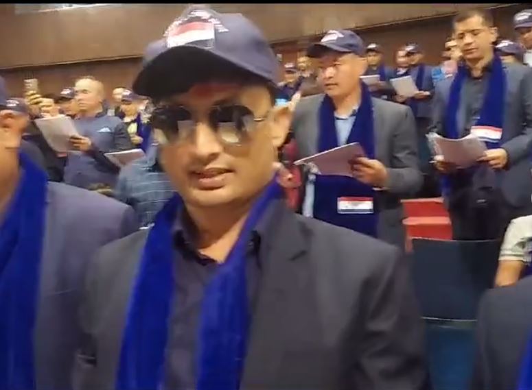 तरुण दलका मनोनीत केन्द्रीय सदस्यहरूले लिए शपथ