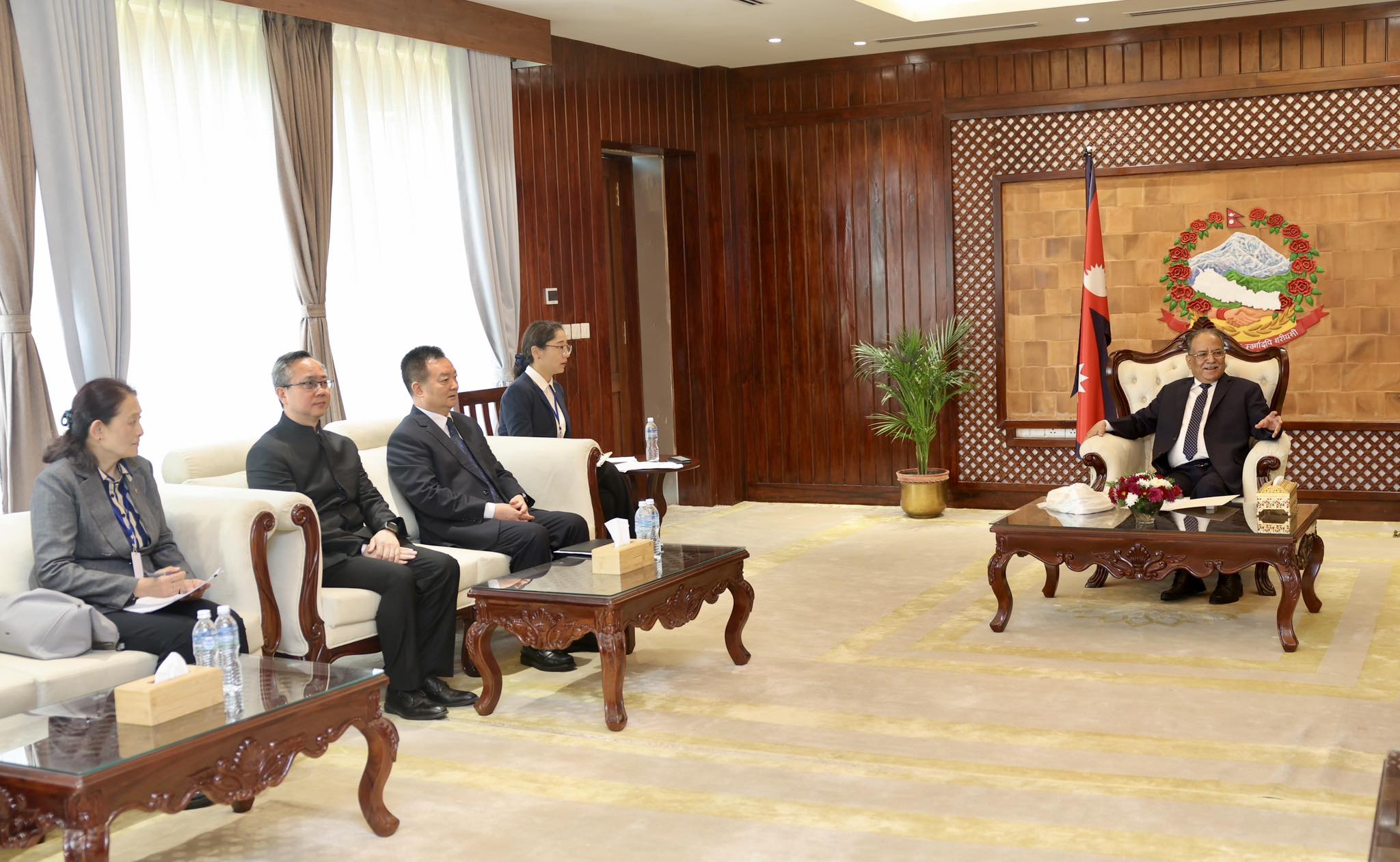 चिनियाँ कम्युनिष्ट पार्टीका नेता र प्रधानमन्त्रीबीच भेटवार्ता