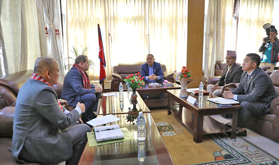 खेलकुदमन्त्री र रुसी राजदूतबीच भेट