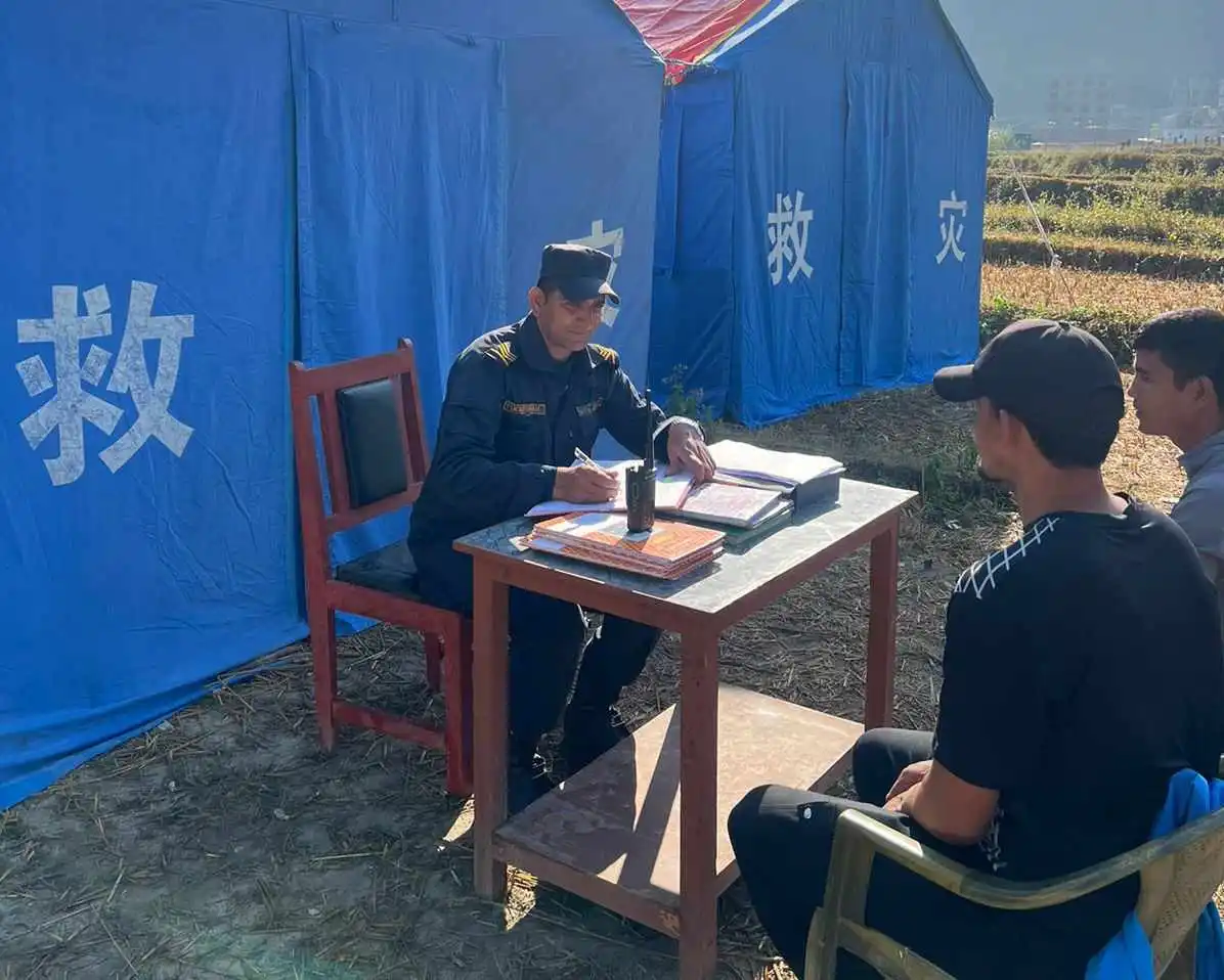 भूकम्पबाट प्रहरी कार्यालय भत्किएपछि त्रिपालबाटै काम