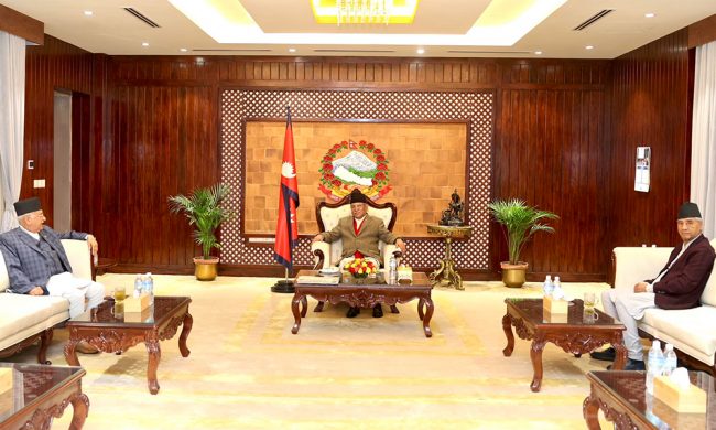 विस्तृत शान्ति सम्झौताका बाँकी काम शीघ्र कार्यान्वयन गर्न प्रचण्ड, देउवा र ओलीबीच छलफल